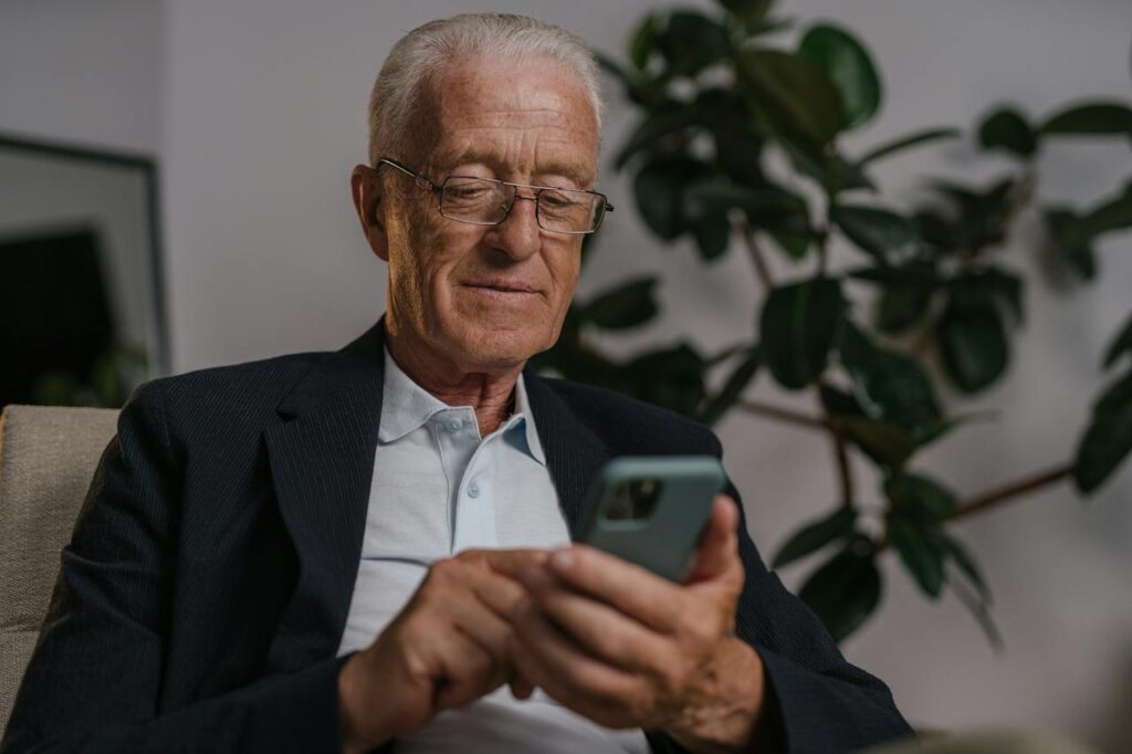 Can I Cash In My Pension If I No Longer Work For The Company