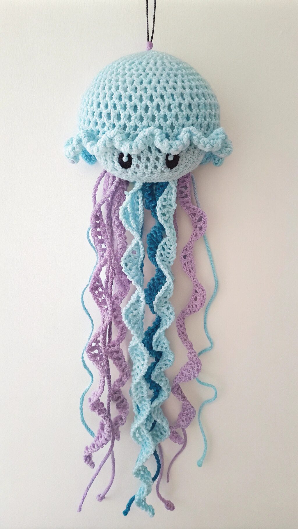 DIY Jellyfish Wall Hanging