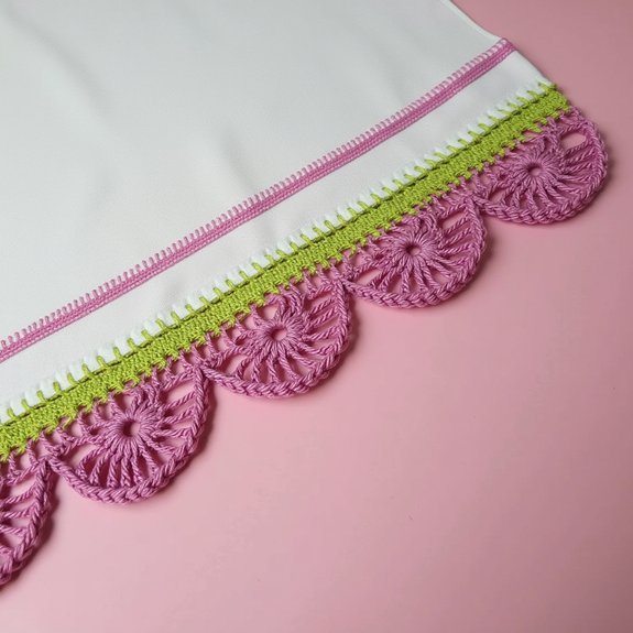 striped edge design pattern